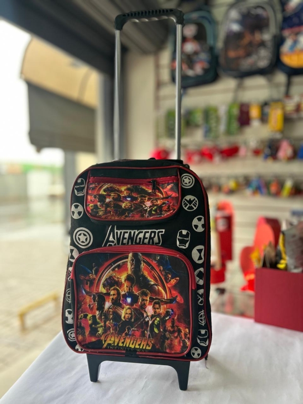 Mochila Rodinha BASICA - AVENGERS - Image 2